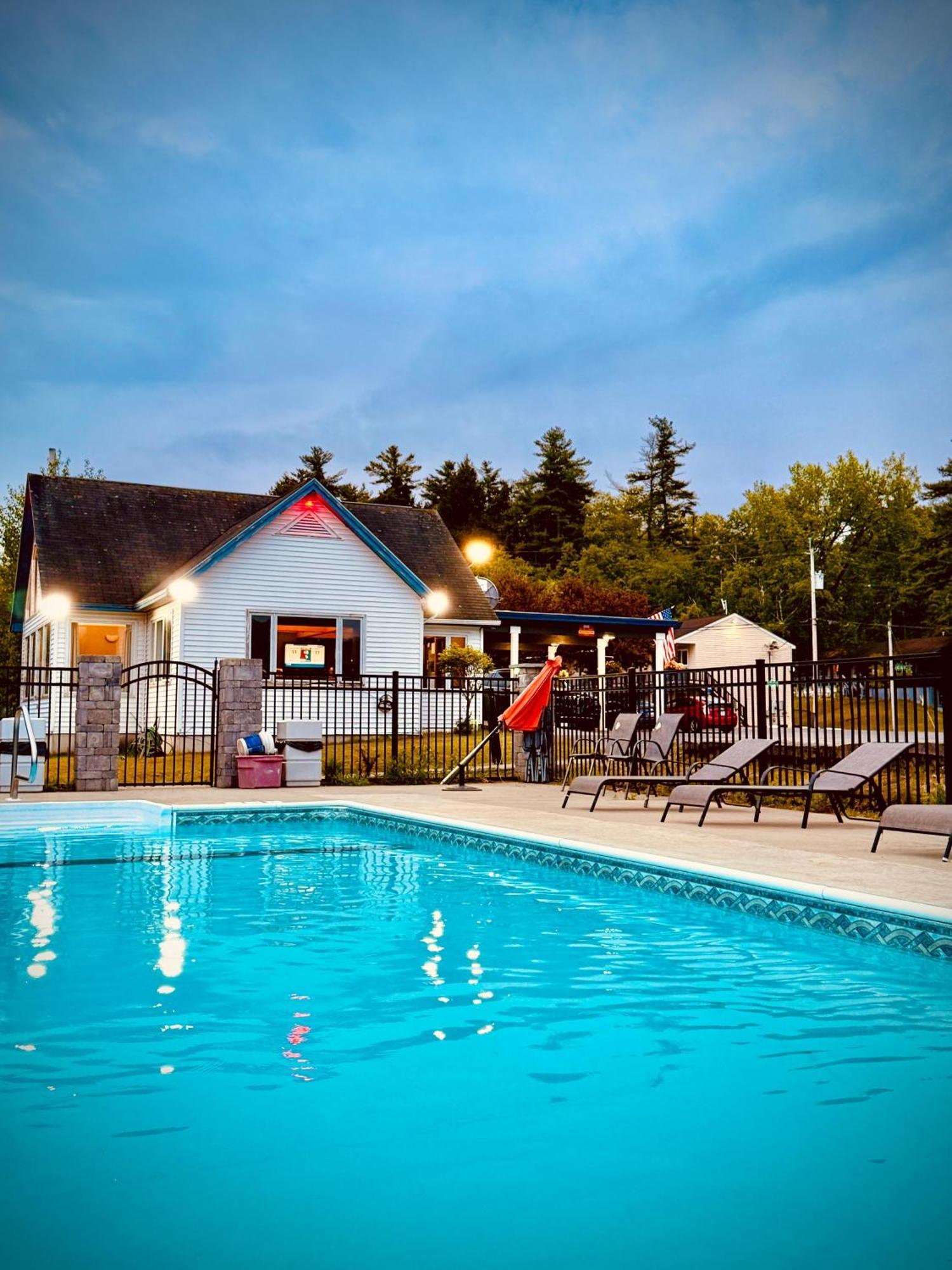 Travelodge By Wyndham Lake George Ny Εξωτερικό φωτογραφία